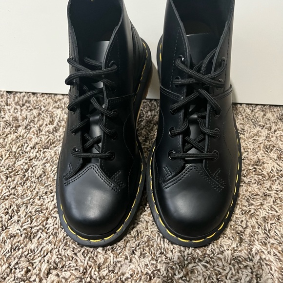- Dr. Marten boots size 6 - Picture 5 of 8